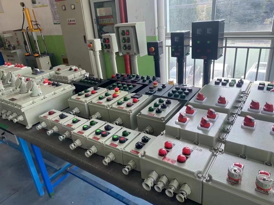 IP66 explosiebestendige aluminium bedieningspanelen met een nominale stroom ≤ 225 A met ATEX-certificering
