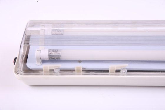 "1x48 Inch Explosieveilige LED Buis Lamp – 115lm/W ABS Behuizing voor Gevaarlijke Industriële Gebieden"