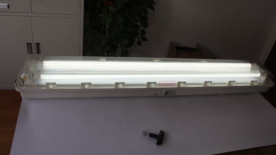 Voor gevaarlijke zones Olie & Gas Chemische fabrieken Mijnbouw Marine faciliteiten Explosieveilige lineaire LED-verlichting Industriële kwaliteit IP66 Verlichting Energiezuinig ontwerp vermindert Duurzaam 0.6/1.2m ATEX/IECEx/CNEX