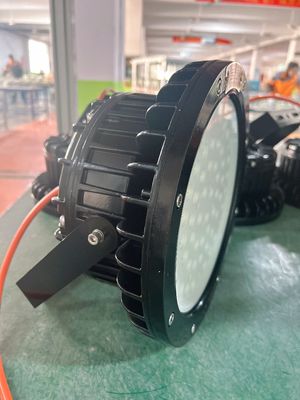 Efficiëntie 120lm/w Explosiebestendige LED High Bay lichten voor gevaarlijke omgevingen 100w/200w MOQ 1 set