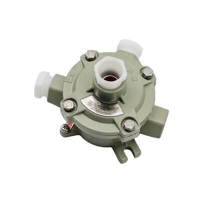 Aangepaste diensten Anti-explosieve flexibele slang gemaakt van rubber en roestvrij staal die prestaties in gevaarlijke gebieden garandeert