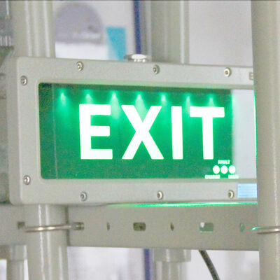 30 uur werktijd explosieveilige LED-armatuur Aanpasbare spanning Ideaal voor de olie-, gas-, mijnbouw- en chemische industrie