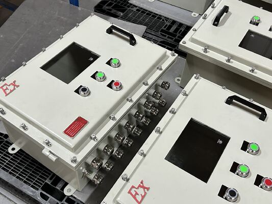 ATEX IIBT4 Distributie Vlambestendige besturingspanelen Vlambestendig Explosiebestendige besturingspanel Op maat gemaakte aluminiumlegering