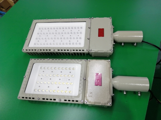Buitenaf explosiebestendige zonnelamp Ip66 100w 200w Led Flood Light Efficiëntie 130lm/w Met vijf jaar garantie
