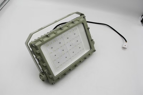 AC100-277V spanning 50w en IP66 beschermingsniveau explosiebestendige LED-overstromingslicht voor petroleumgas en industriële gebieden