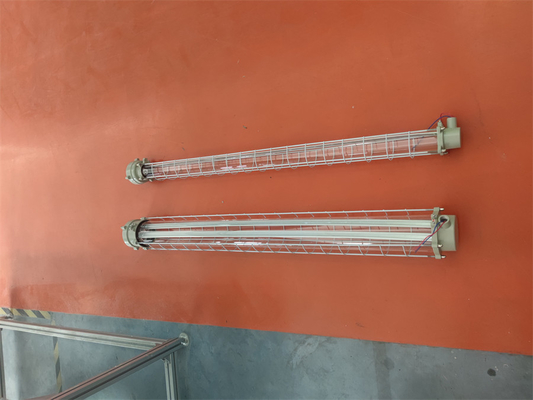 Explosiebestendige lineaire industriële lampenverlichting Inrichting met gehard glas voor raffinaderij GAS-omgeving 40W
