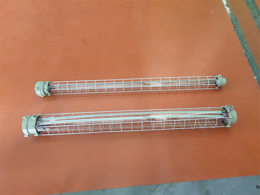 Explosiebestendige lineaire industriële lampenverlichting Inrichting met gehard glas voor raffinaderij GAS-omgeving 40W