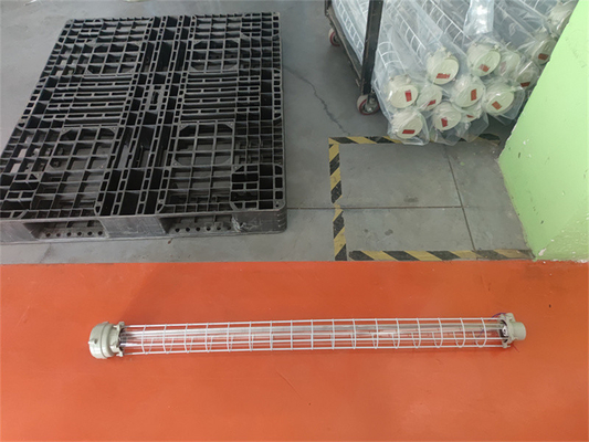 Explosiebestendige LED-verlichting Petrochemische fabriek gebruikt ATEX EAC 50000hr Levensduur 54W kelder flens hanger
