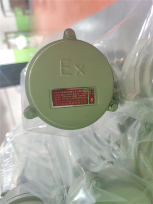 Explosiebestendige LED-verlichting Petrochemische fabriek gebruikt ATEX EAC 50000hr Levensduur 54W kelder flens hanger