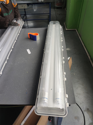 2*54W ontploffingsvrij fluorescerend licht ATEX IECEx gecertificeerd waterdicht WF2 100lm/w Lichtefficiëntie plafondmontage voor zone 21 22 1 2