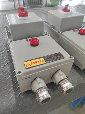 ATEX Explosiebestendige Isolatorbox IP66 Corrosiebestendige Aluminium voor de luchtvaart en ruimtevaart Voor wandmontage Ex D E Voor MARINE GAS Petrochemische omgeving