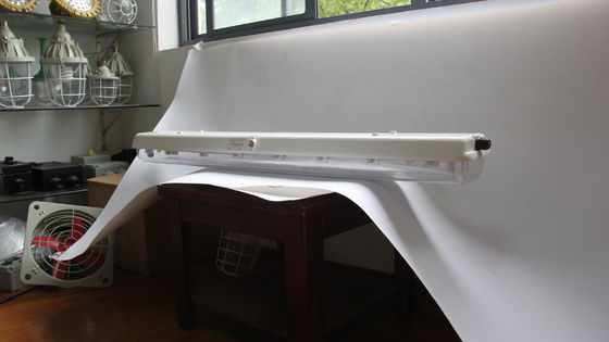 BYS-serie explosiebestendige lineaire verlichting met drievoudige certificering ¢ ATEX/IECEx/CNEX goedgekeurde LED-armature voor gevaarlijke gebieden, IP66-gegradeerd, 5-jarige garantie, aanpasbare wattage en afmetingen