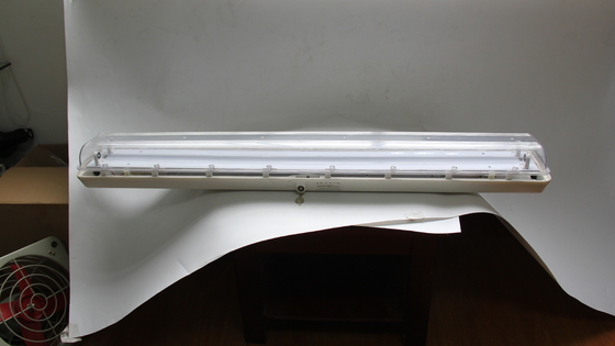 Waterdichte LED-explosiebestendige lineaire lamp voor olieplatforms, chemische installaties en tankstations ¥ ATEX/IECEx/CNEX-gecertificeerd, energiezuinig, duurzaam, eenvoudig te installeren