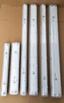 Duurzame 0,6 m/1,2 m ATEX/IECEx/CNEX explosieveilige lineaire LED-verlichting, industriële kwaliteit IP66 verlichting voor gevaarlijke omgevingen, olie- en gasinstallaties, chemische fabrieken, mijnbouw, maritieme faciliteiten. Energiezuinig ontwerp vermindert