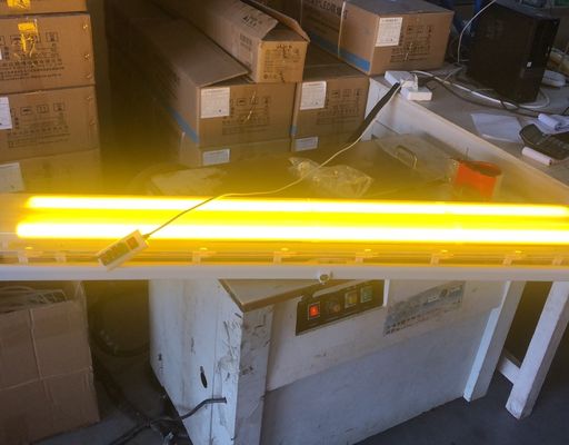 Voor gevaarlijke zones Olie & Gas Chemische fabrieken Mijnbouw Marine faciliteiten Explosieveilige lineaire LED-verlichting Industriële kwaliteit IP66 Verlichting Energiezuinig ontwerp vermindert Duurzaam 0.6/1.2m ATEX/IECEx/CNEX