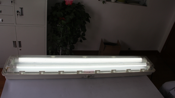 ATEX/IECEx/CNEX Explosiebestendige lineaire LED-licht    Industrial Grade Lighting for Hazardous Locations, Energie-efficiënt, IP66, Custom Power & Color Temperature Options