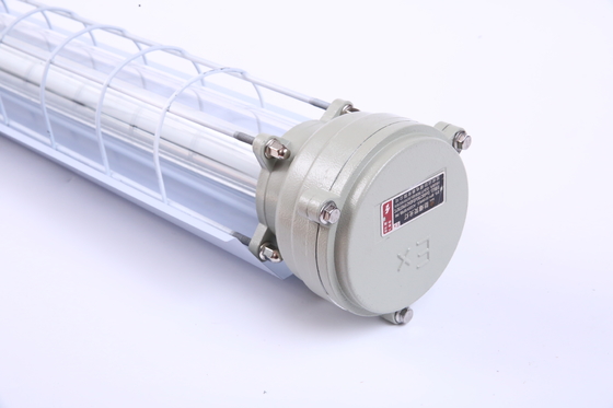 Voor natte omgevingen Zone 21 en 22 Corrosiebestendig Ex Db Eb IIC T6 Gb, Ex Tb IIIC T80°C Db Duurzaam ATEX Explosiebestendige LED-lineaire lichtstichting 100lm/w IP66