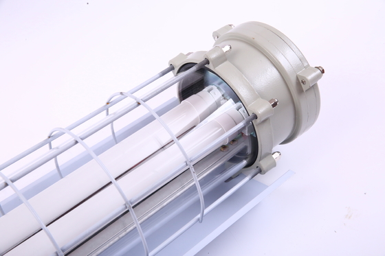 Voor natte omgevingen Zone 21 en 22 Corrosiebestendig Ex Db Eb IIC T6 Gb, Ex Tb IIIC T80°C Db Duurzaam ATEX Explosiebestendige LED-lineaire lichtstichting 100lm/w IP66