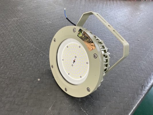 Energiebesparende explosiebestendige LED High Bay Light 100-200W ATEX CNEX goedgekeurd IP66 voor olieraffinaderijen, tankstations, chemische installaties en offshoreplatforms
