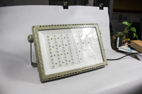 Explosieveilige LED-wegverlichting 250W | ATEX CNEX gecertificeerd voor Zone 1 Zone 2 gevaarlijke toepassingen