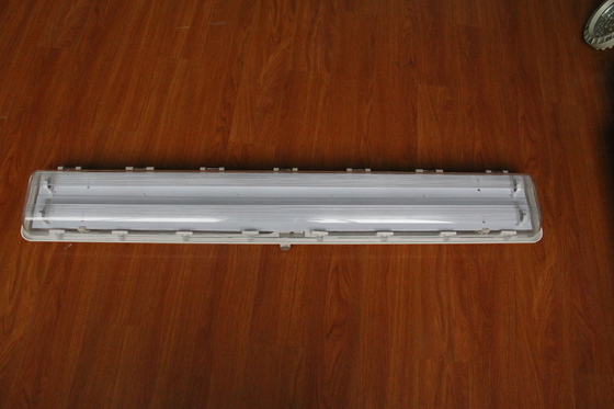 ATEX/IECEx/CNEX goedgekeurde LED-armature voor gevaarlijke gebieden, IP66-categorie, 5-jarige garantie, aanpasbaar wattage en grootte Duurzaam BYS-serie explosiebestendige lineaire lamp met drievoudige certificering