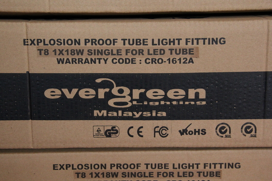 ATEX/IECEx/CNEX goedgekeurde LED-armature voor gevaarlijke gebieden, IP66-categorie, 5-jarige garantie, aanpasbaar wattage en grootte Duurzaam BYS-serie explosiebestendige lineaire lamp met drievoudige certificering