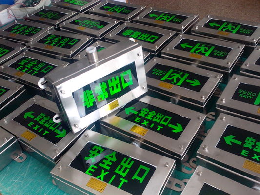 Industriële IP66 180 minuten noodtijd LED vluchtwegbord voor gevaarlijke omgevingen met noodverlichtingsfunctie