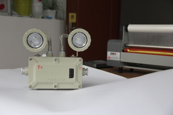 Hoogwaardige LED-verlichting ATEX IP66 Noodverlichting Oplaadbare Dubbele Kop Lamp Uitgangslicht Gevaarlijke Zones 1 en 2