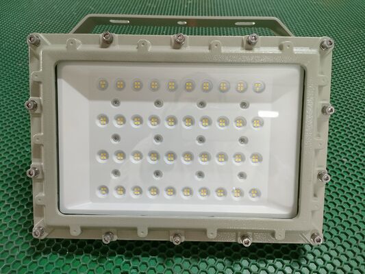 5 jaar volledige garantie risicogebied LED industriële schijnwerper IP66 50-240W 140lm/W ATEX IECEx gevalideerd zone 1 & 2