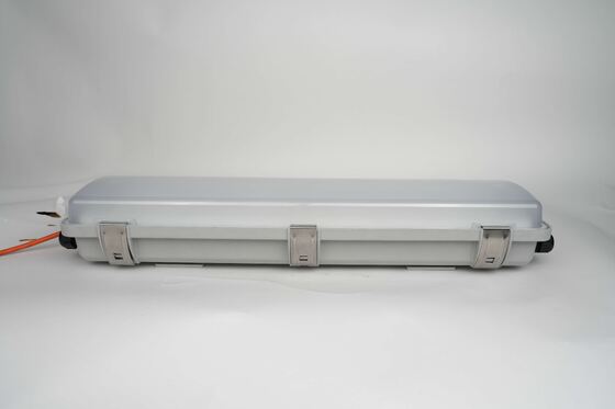 Kosteneffectieve, duurzame GRP-schaal Plafond-/muur-/vloermontage BYS 18-36W Explosiebestendig lineair licht voor de farmaceutische industrie